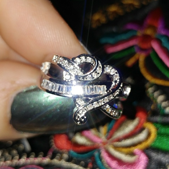 Heart Knot Ring - Picture 2 of 5